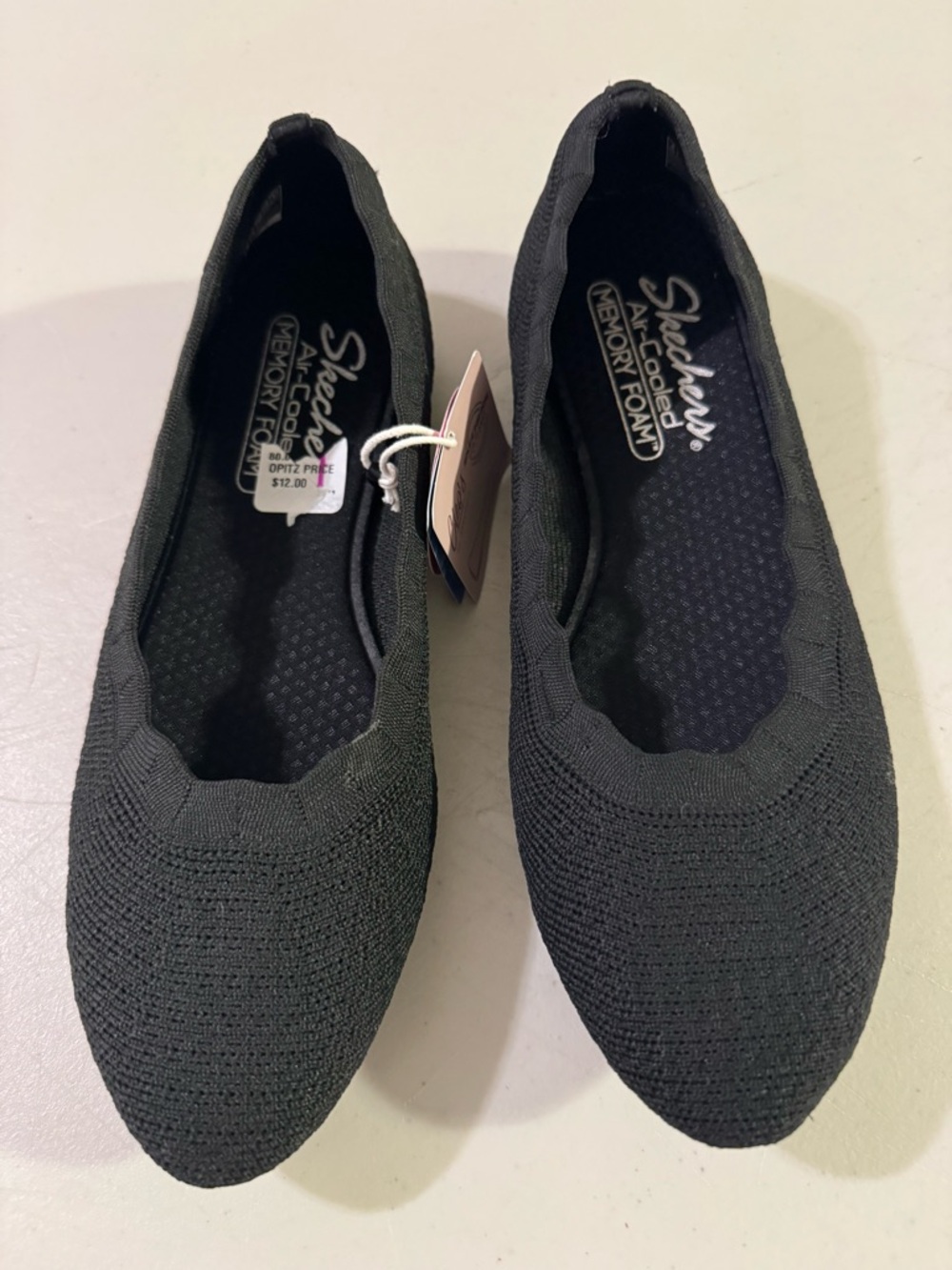 Skechers womens Cleo style flat. Size 8